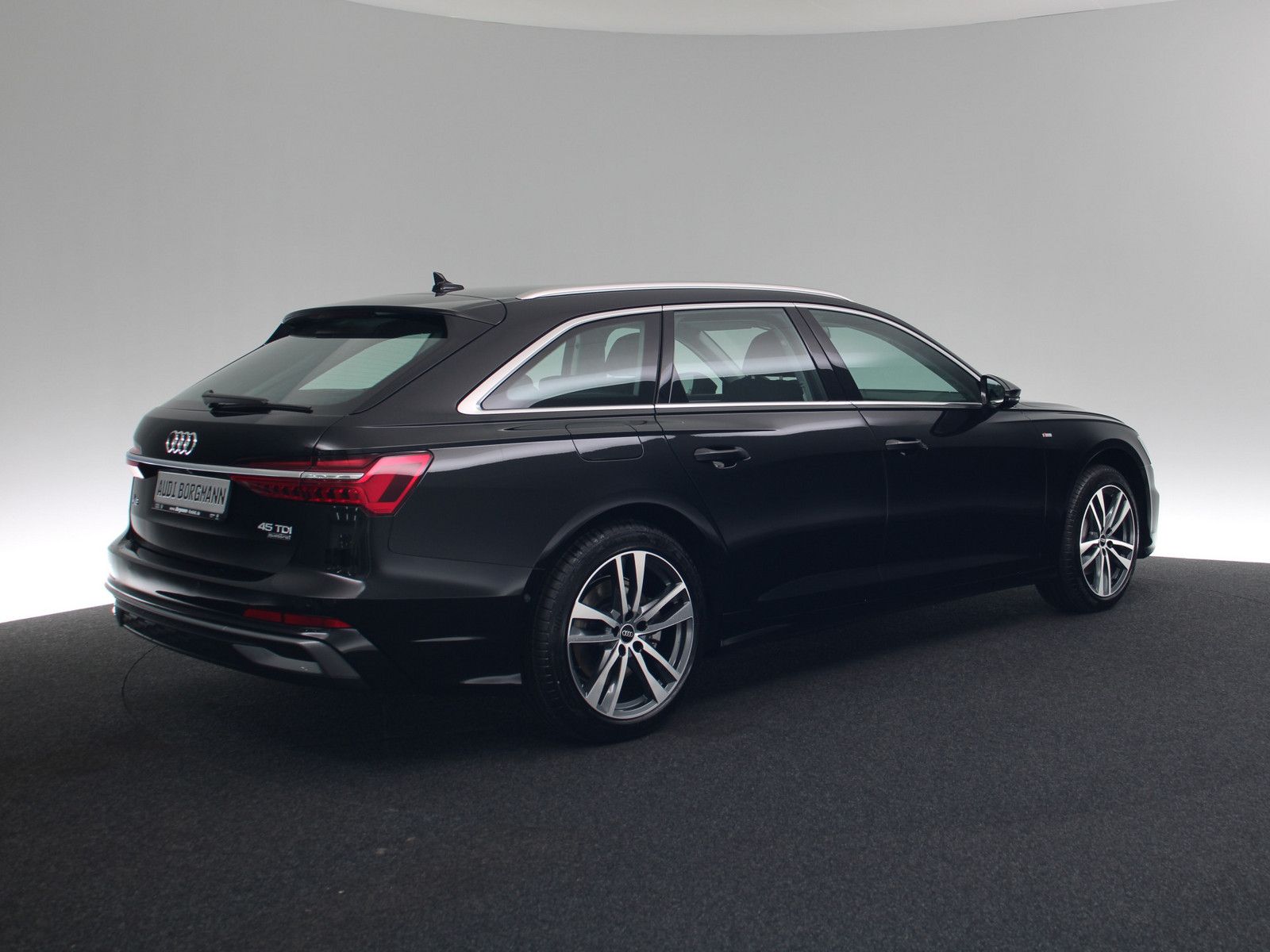 Audi A6 Avant 45 TDI quattro S line - Samsaru's Car Outlet
