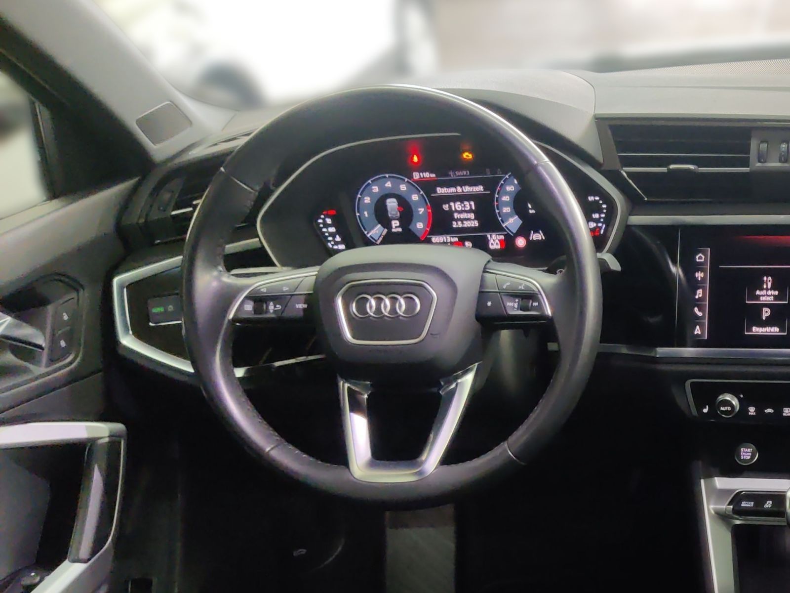 Audi Q3 45 TFSI quattro advanced - Samsaru's Car Outlet