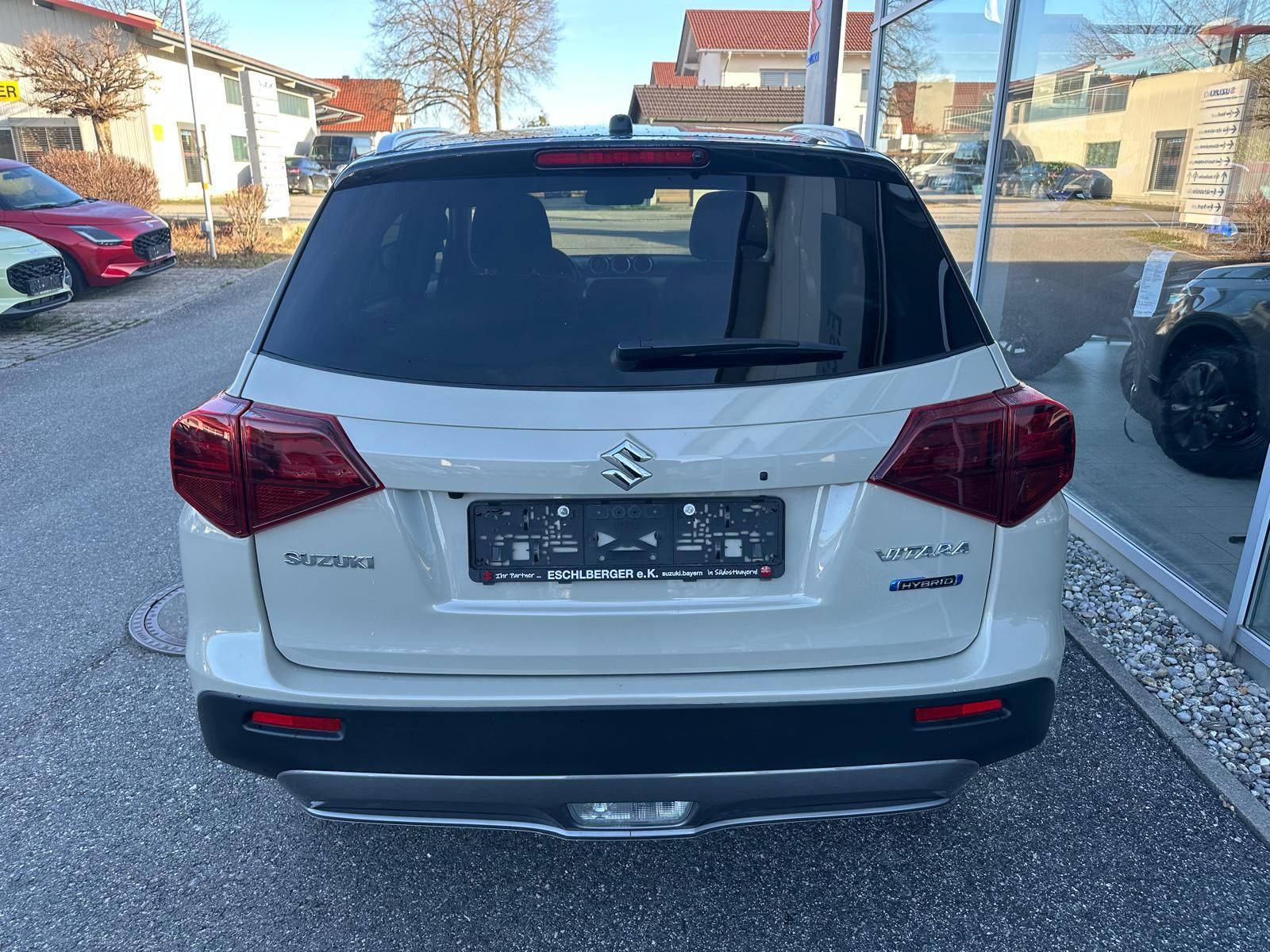 Suzuki Vitara 1.5 Hybrid Comfort - Samsaru's Car Outlet