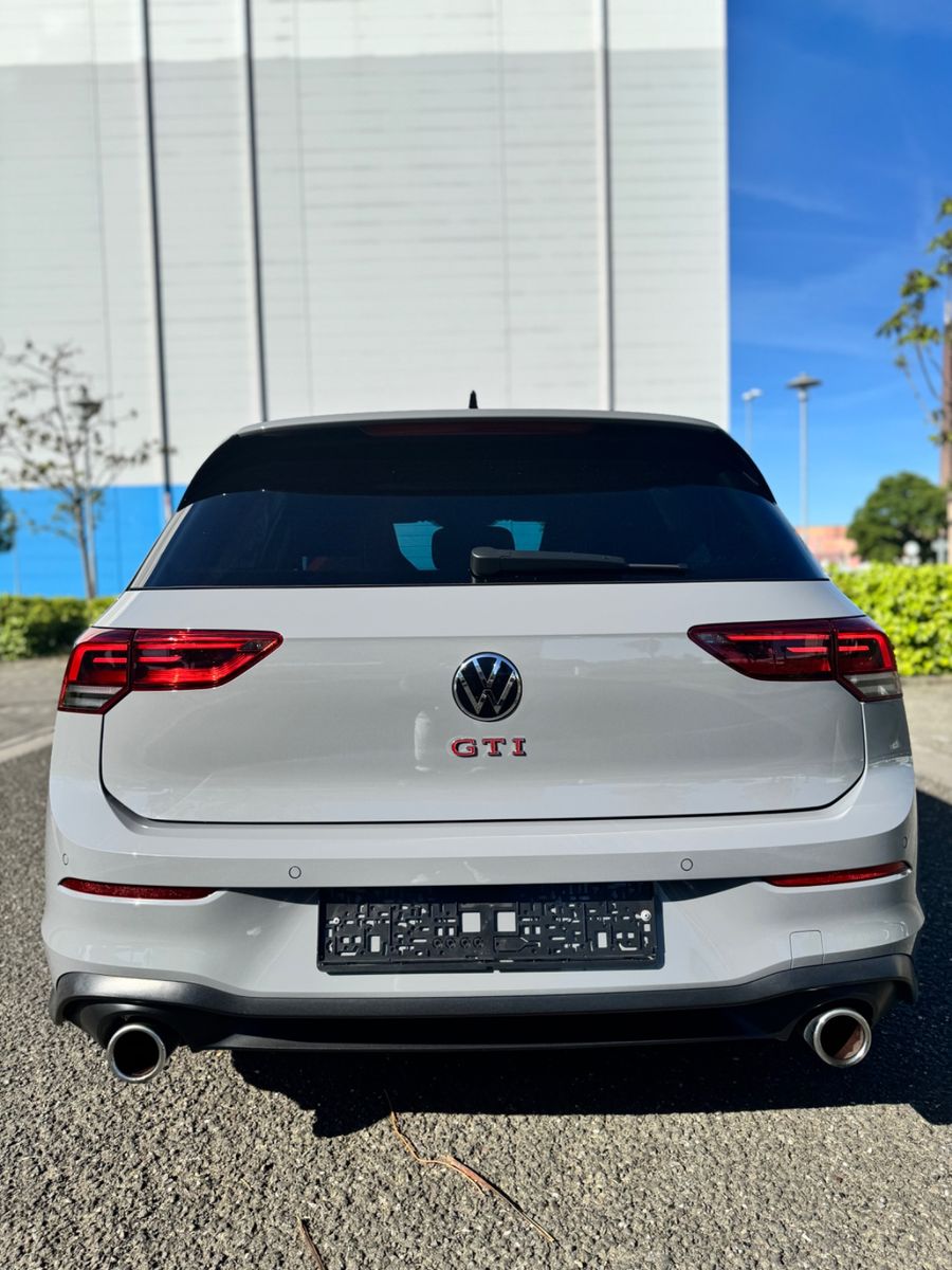 Volkswagen Golf GTI Black Style - Samsaru's Car Outlet