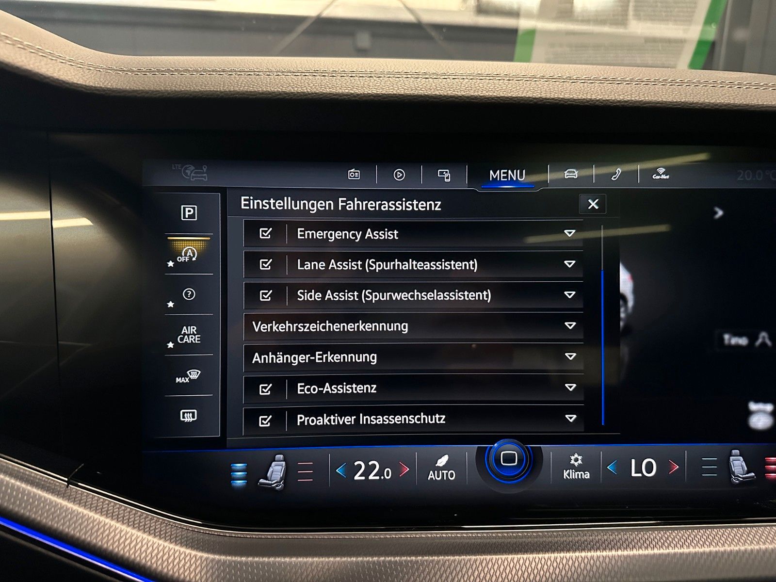 Volkswagen Touareg R-Line 4Motion Black - Samsaru's Car Outlet
