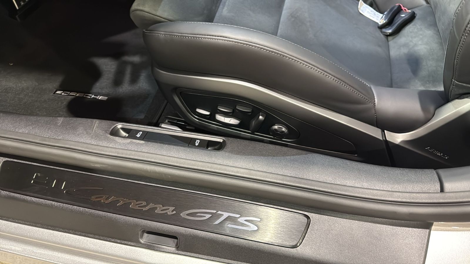 Porsche 911 Carrera GTS Coupé - Samsaru's Car Outlet