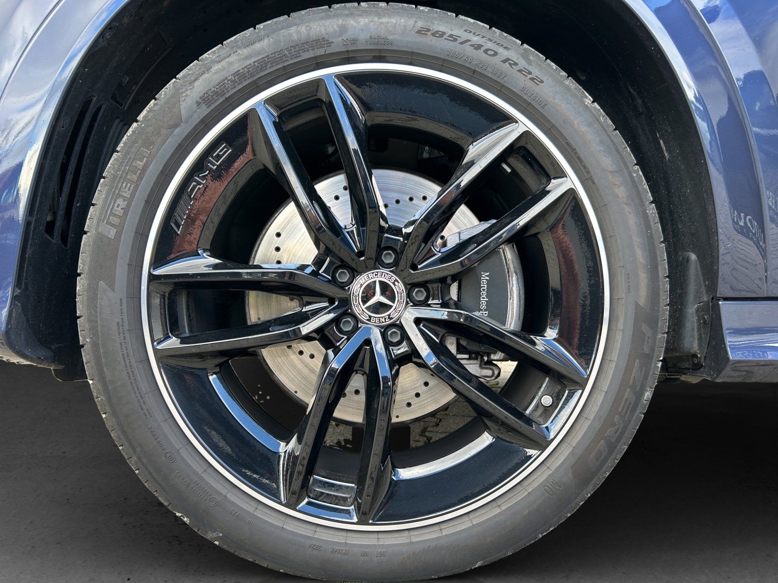 Mercedes-Benz GLE 300 d 4MATIC AMG 360° PANO 22" MULTIBEAM