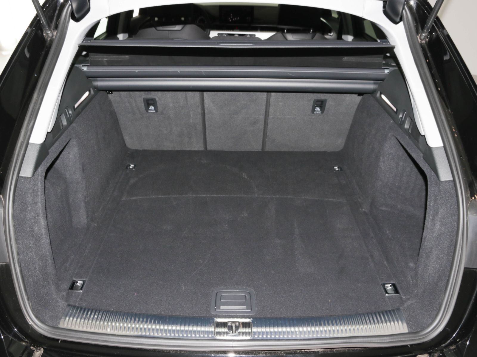 Audi A4 Avant 35 TDI S tronic - Samsaru's Car Outlet