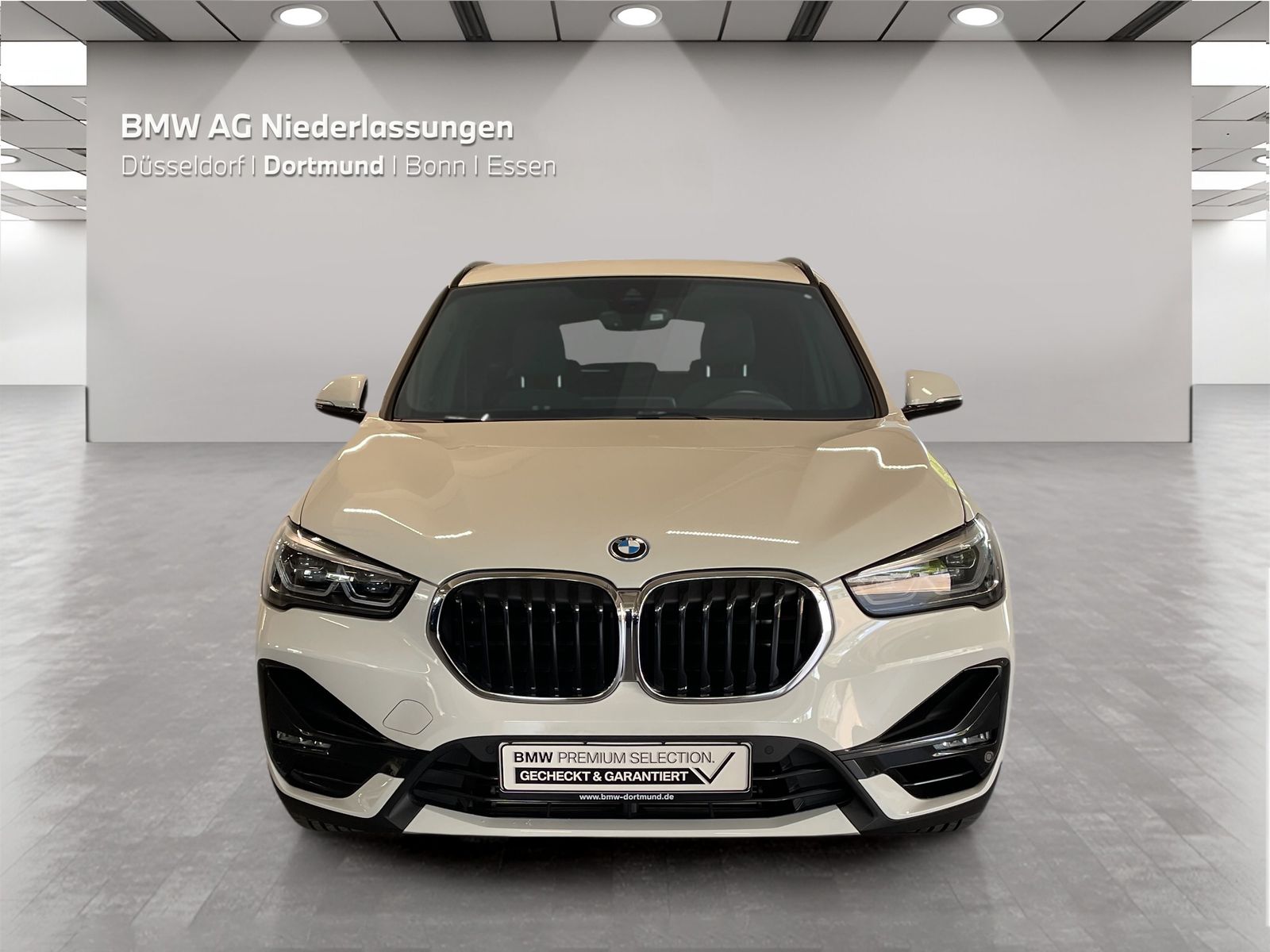 BMW X1 xDrive25e Sport Line - Samsaru's Car Outlet