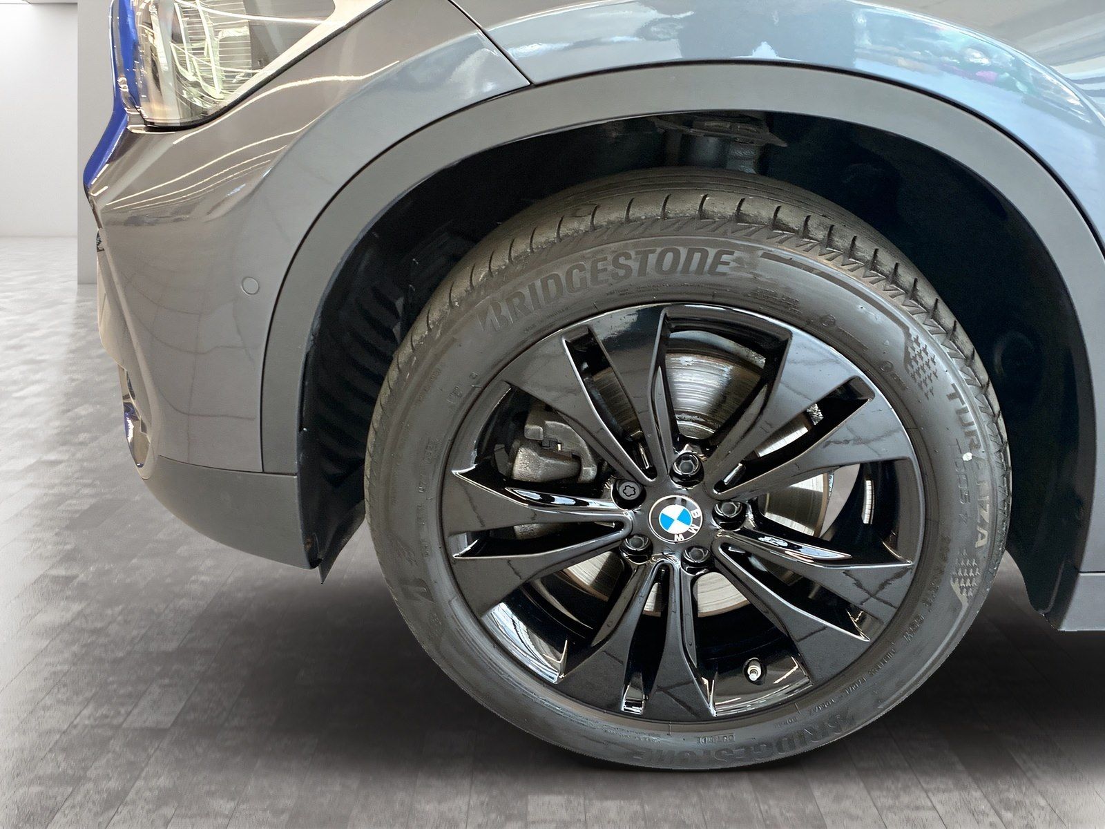BMW X1 xDrive20d Sport Line - Samsaru's Car Outlet