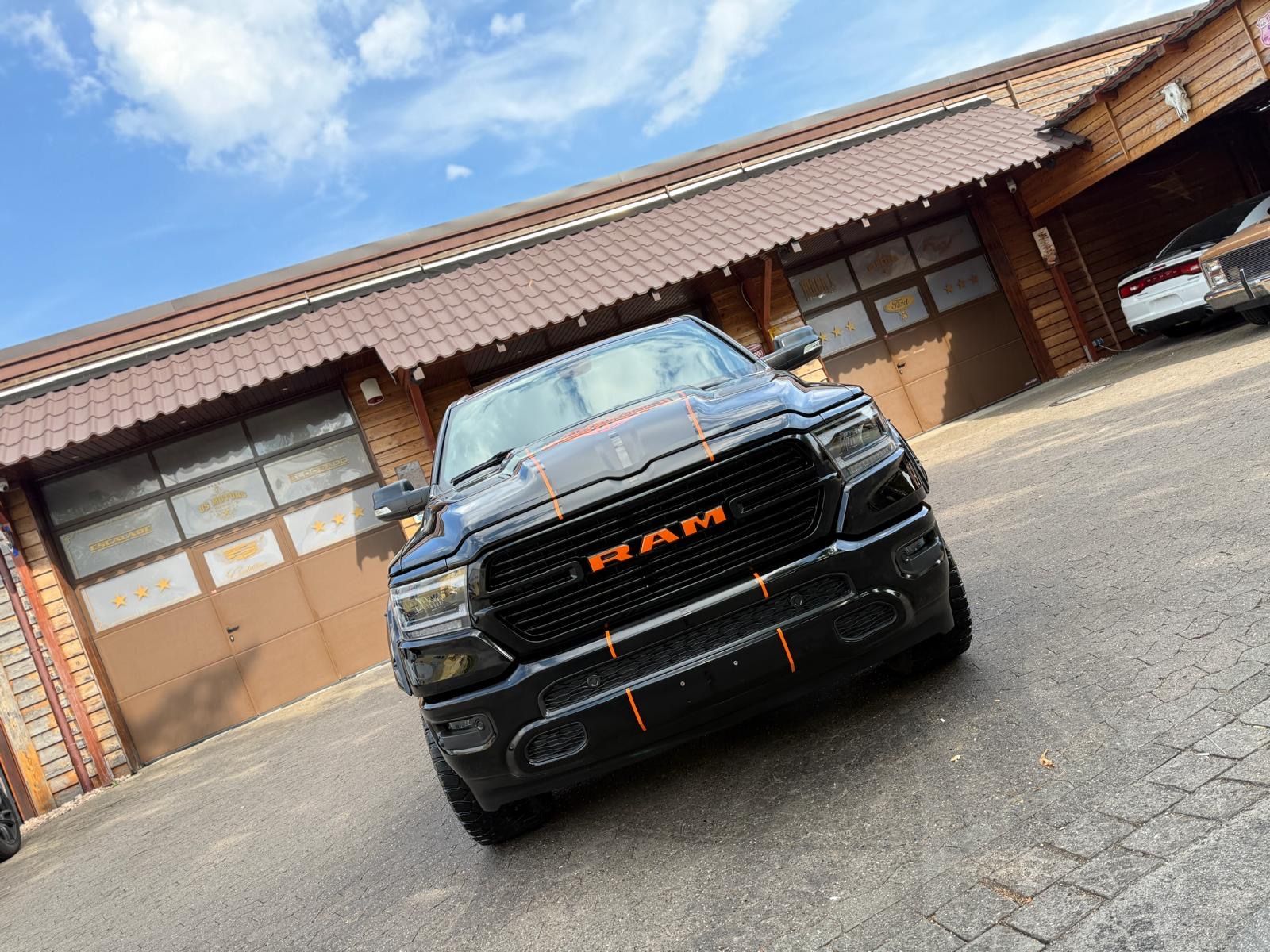 Dodge V8*OFFROAD*LIFT*BÜGEL*LED*4X4*NAVI*AHK*GARANTIE