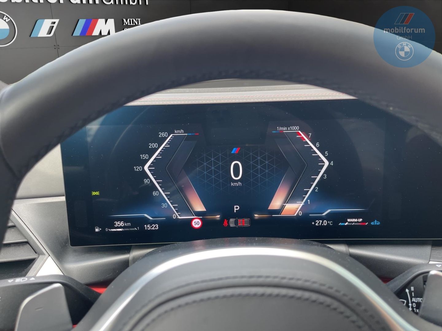 BMW 330 i xDrive Touring M-Sport DriveAssist Prof
