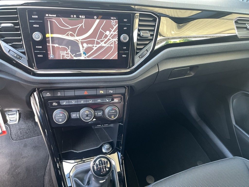 Volkswagen T-Roc 1.5 TSI Sport Black - Samsaru's Car Outlet