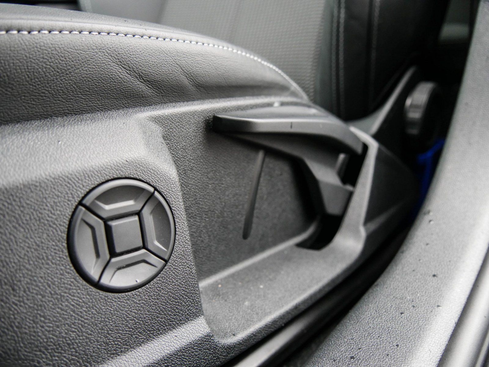 Audi A3 Sportback 35 TFSI S-Line Black - Samsaru's Car Outlet