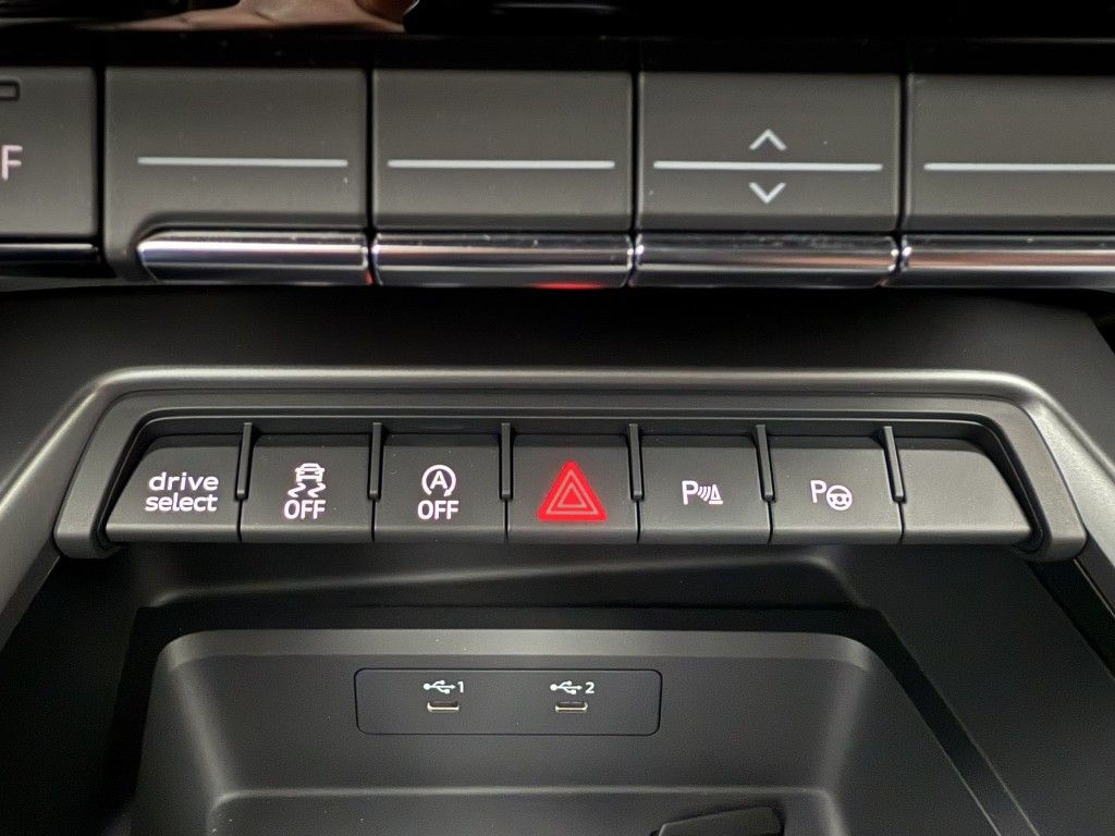 Audi A3 Sportback 35 TFSI S-Tronic - Samsaru's Car Outlet