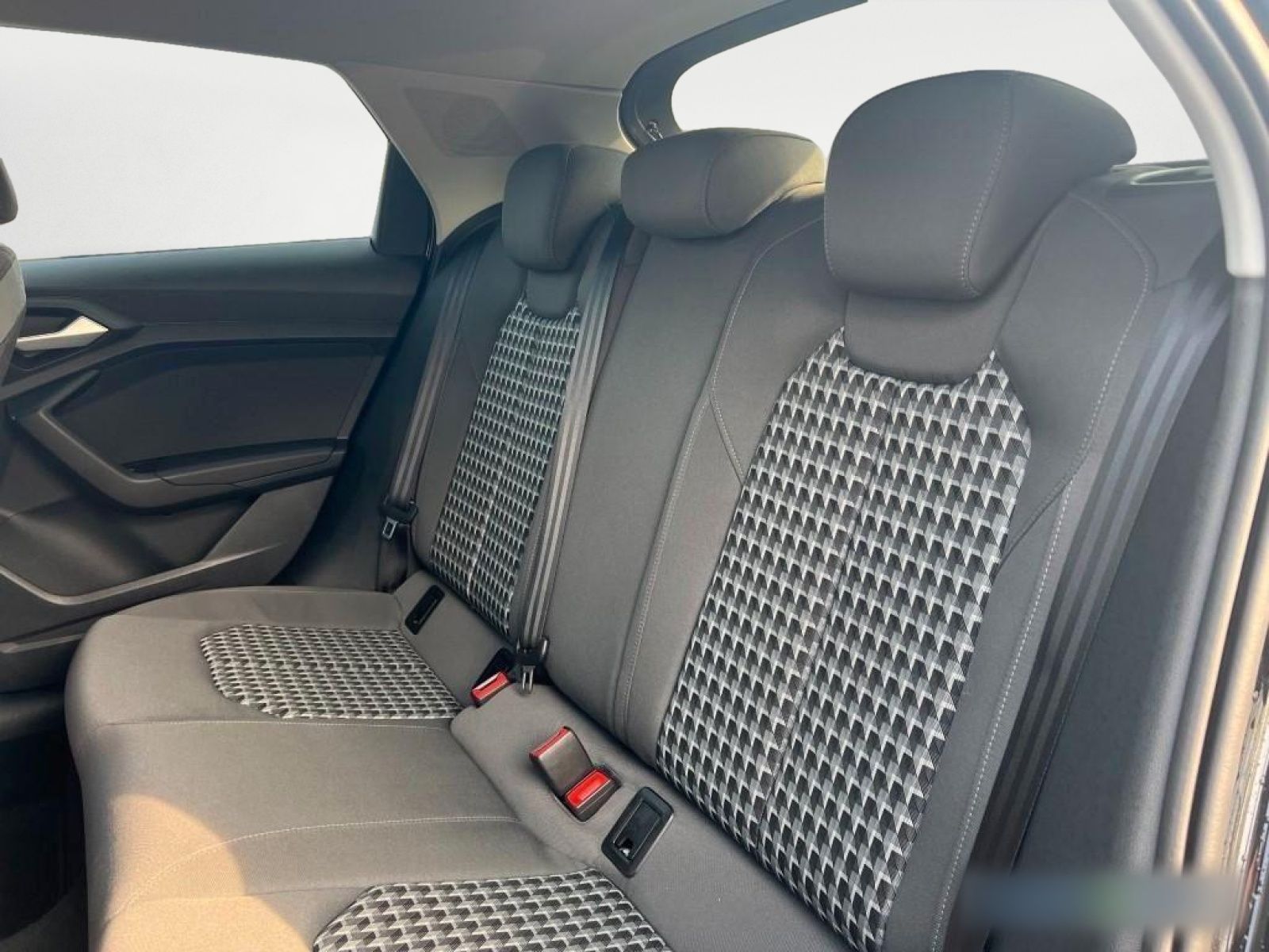 Audi A1 Sportback S line 30TFSI S tronic - Samsaru's Car Outlet