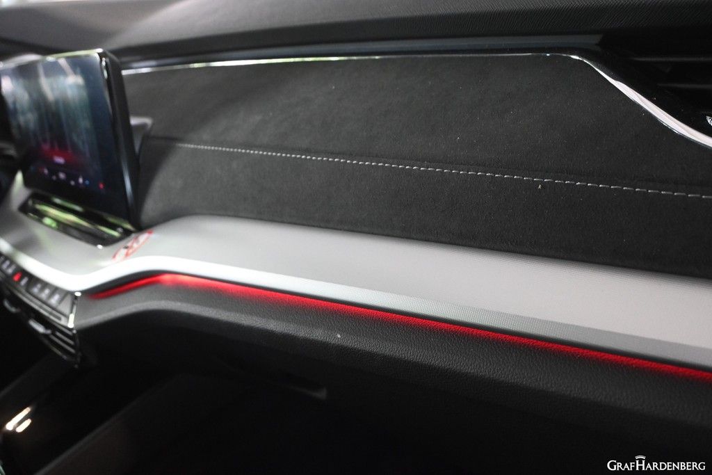Skoda Octavia Combi 2.0 TDI Style - Samsaru's Car Outlet