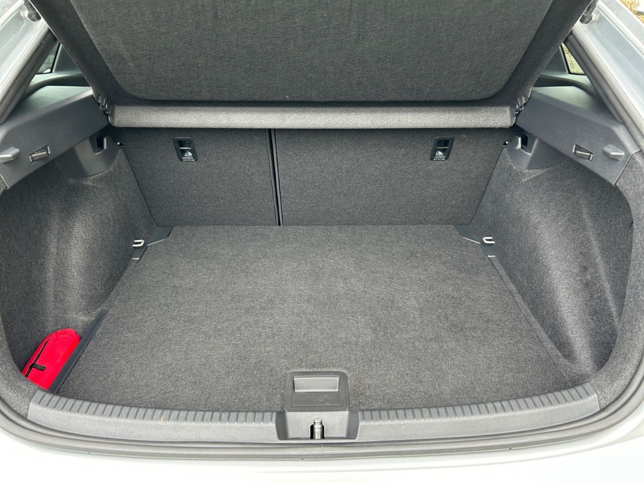 Volkswagen Taigo 1.0 TSI DSG R-Line - Samsaru's Car Outlet