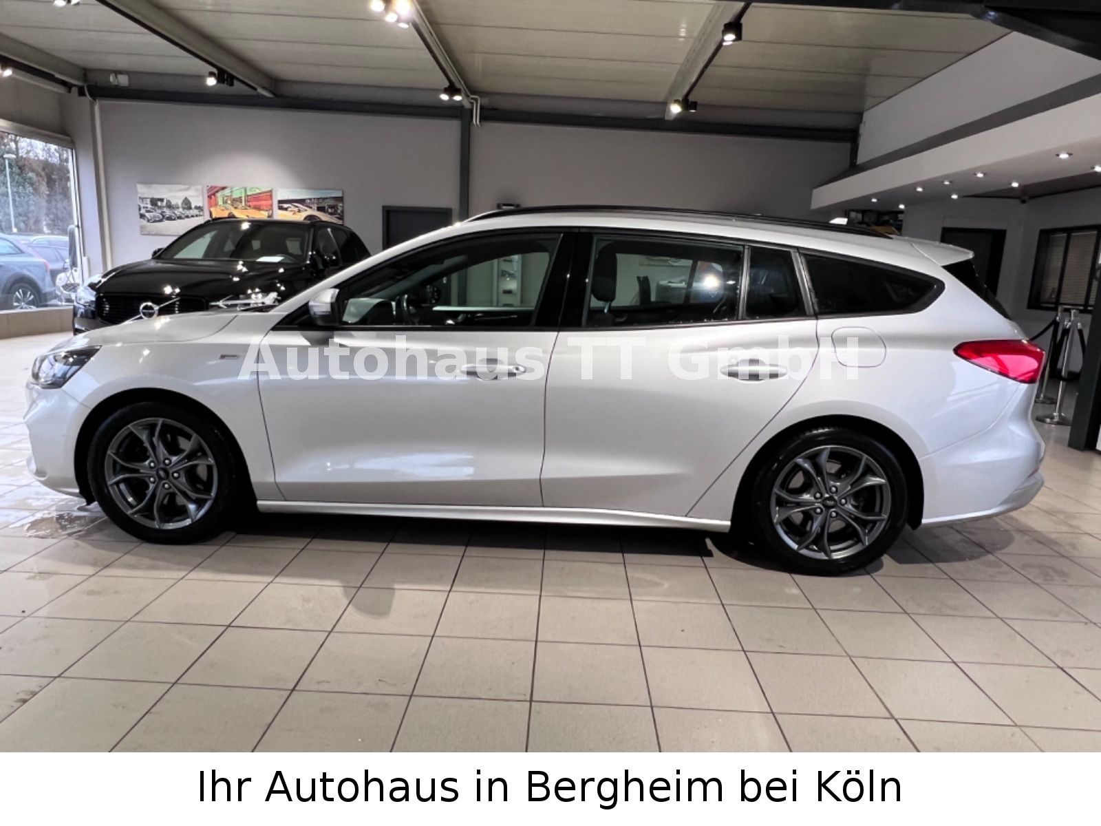 Ford Focus ST-Line Turnier - Samsaru's Car Outlet