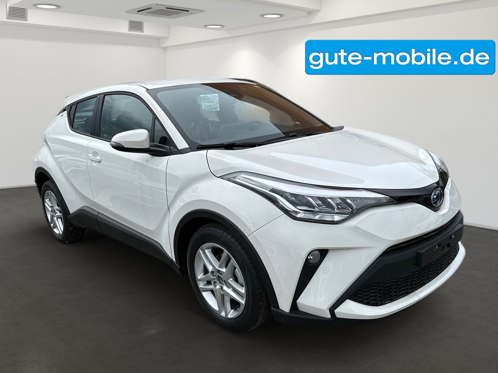 Toyota C-HR 1.8-l-Hybrid - Samsaru's Car Outlet