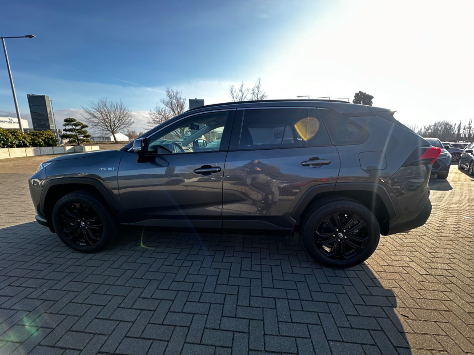 Toyota Hybrid 4x2 Club - Samsaru's Car Outlet