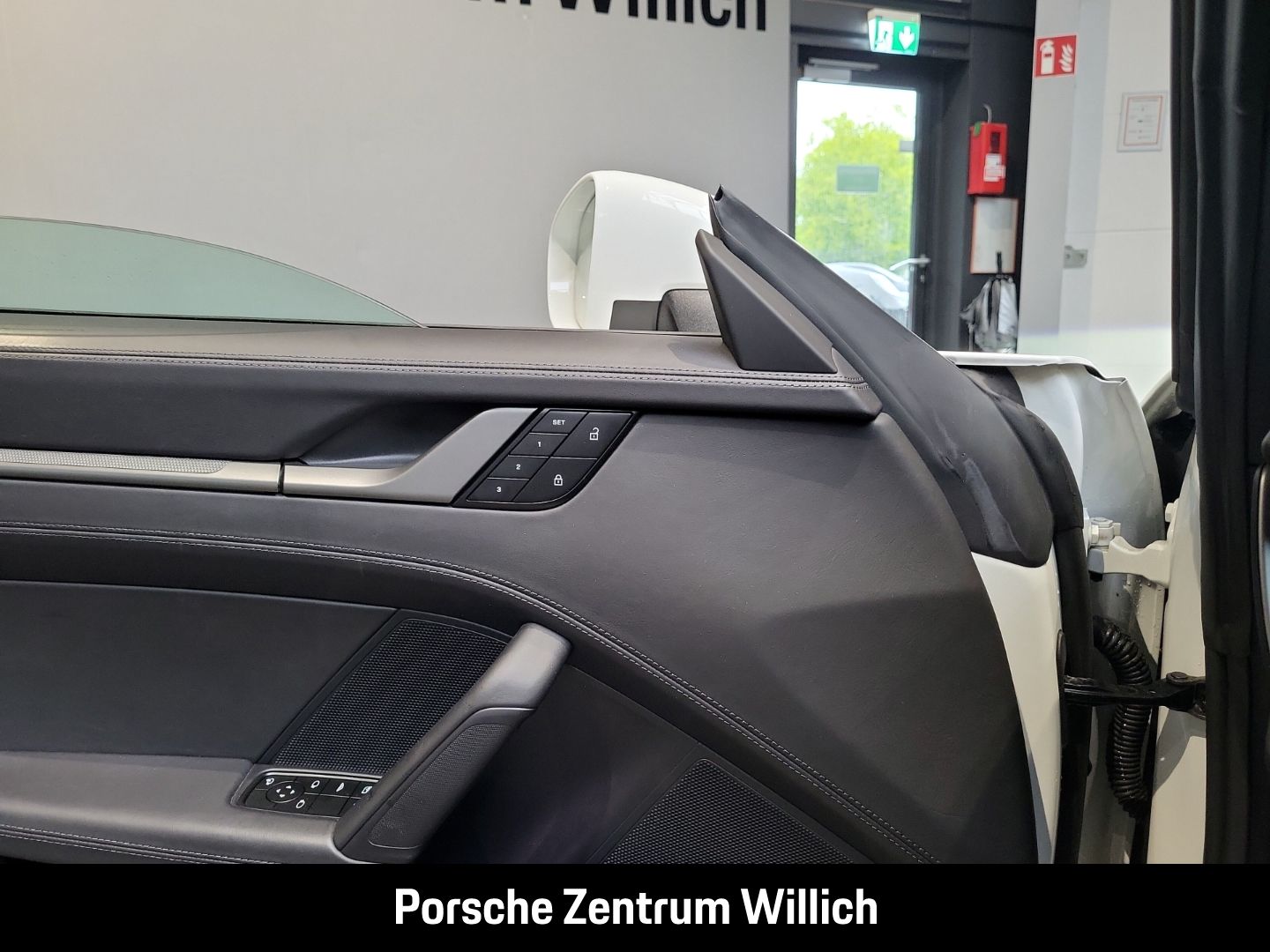 Porsche 992 911 Carrera 4S Cabriolet Hinterachslenkung