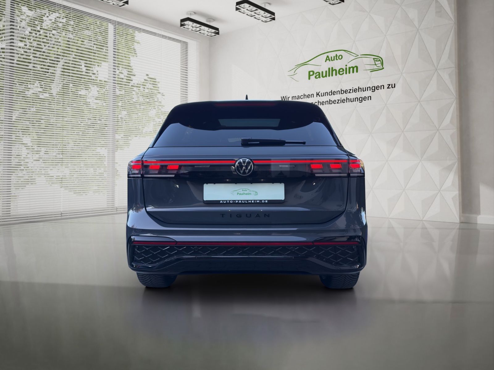 Volkswagen Tiguan 2.0 TSI DSG 4M R-Line»PANO»AHK»HuD»HK»20"