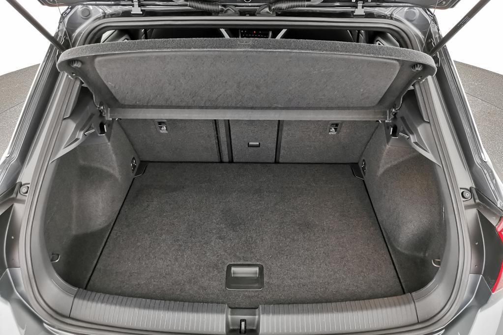 Volkswagen T-Roc Sport 1.5 TSI - Samsaru's Car Outlet
