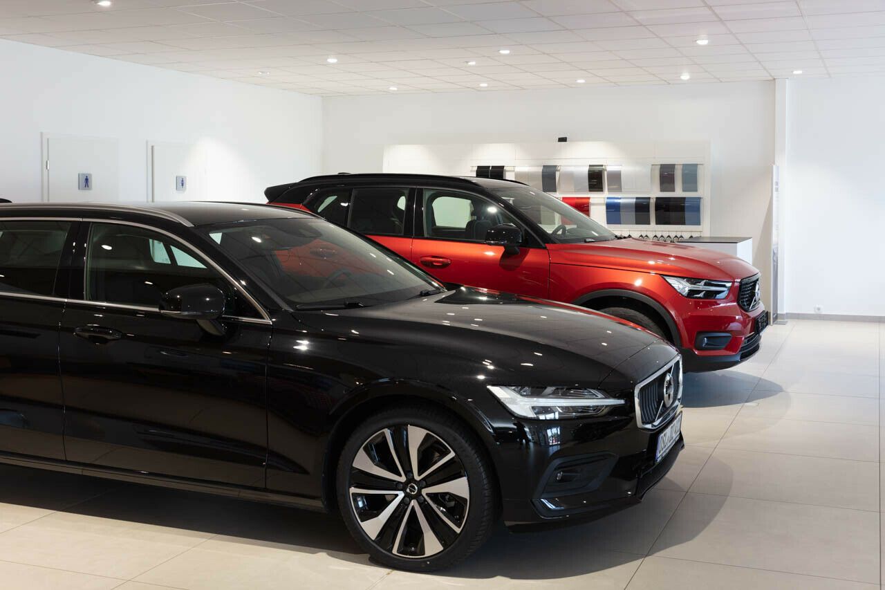 Volvo XC40 B3 Plus Dark 2WD !! 360°+ACC+BLIS+FSH !!