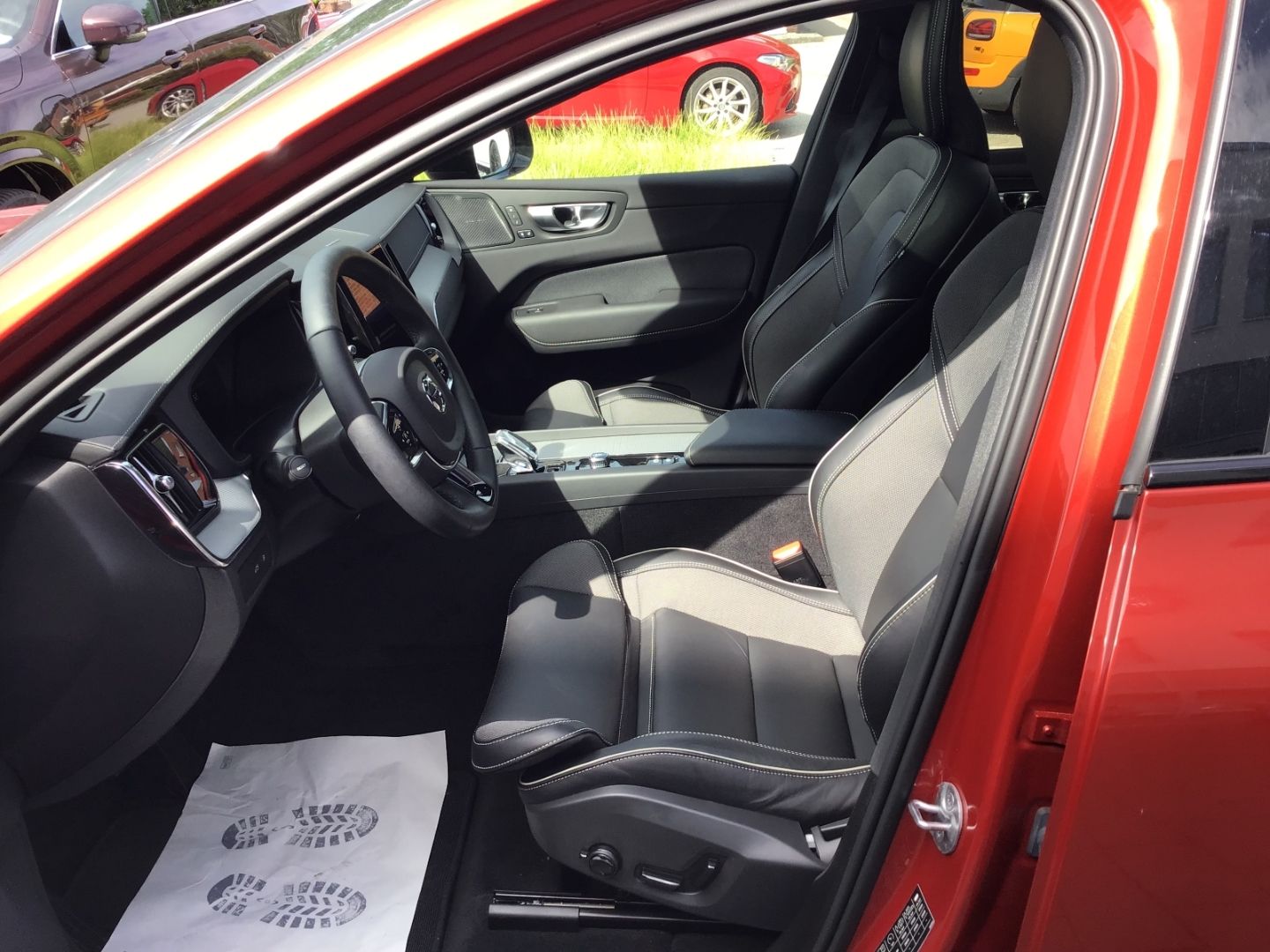 Volvo XC60 T8 Ultimate Dark AWD Stdhzg. AHK 360° Cam