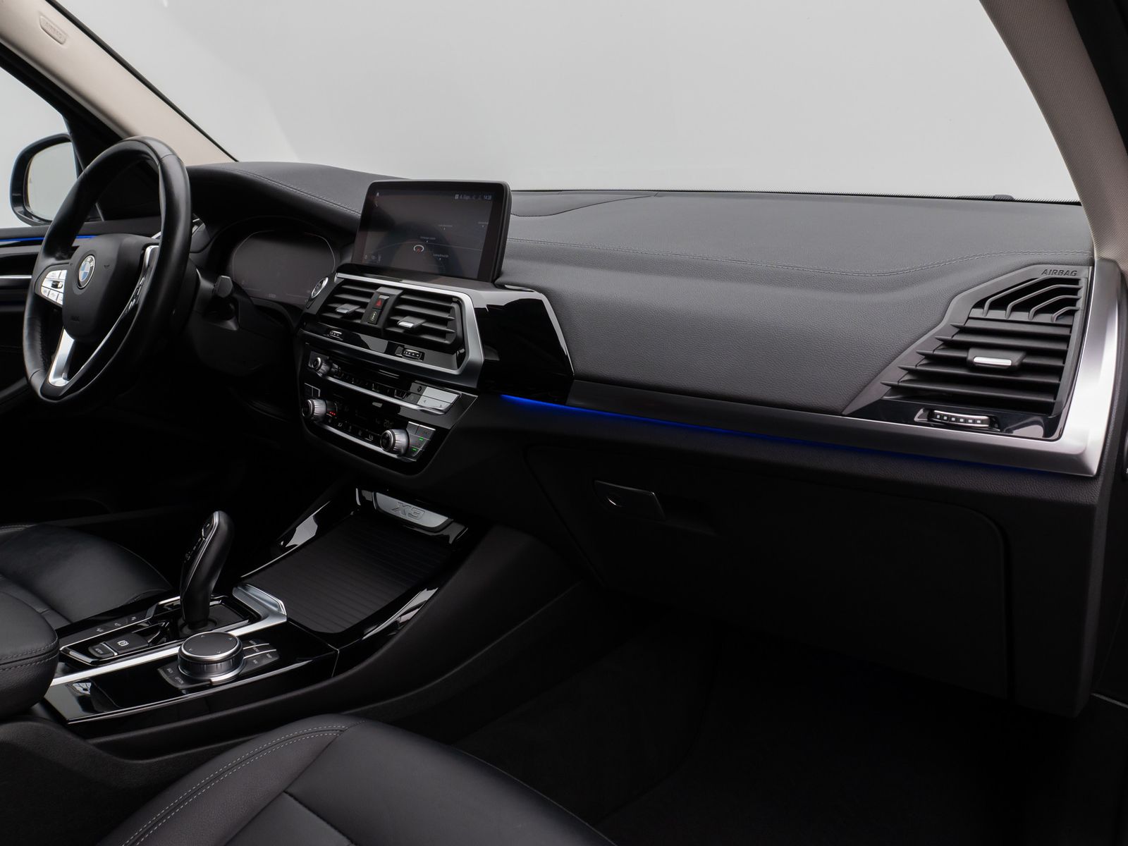 BMW X3 xD30d LuxuryLine - Samsaru's Car Outlet