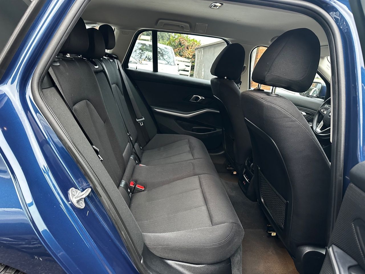 BMW 320 320d xDrive Touring Luxury - Samsaru's Car Outlet