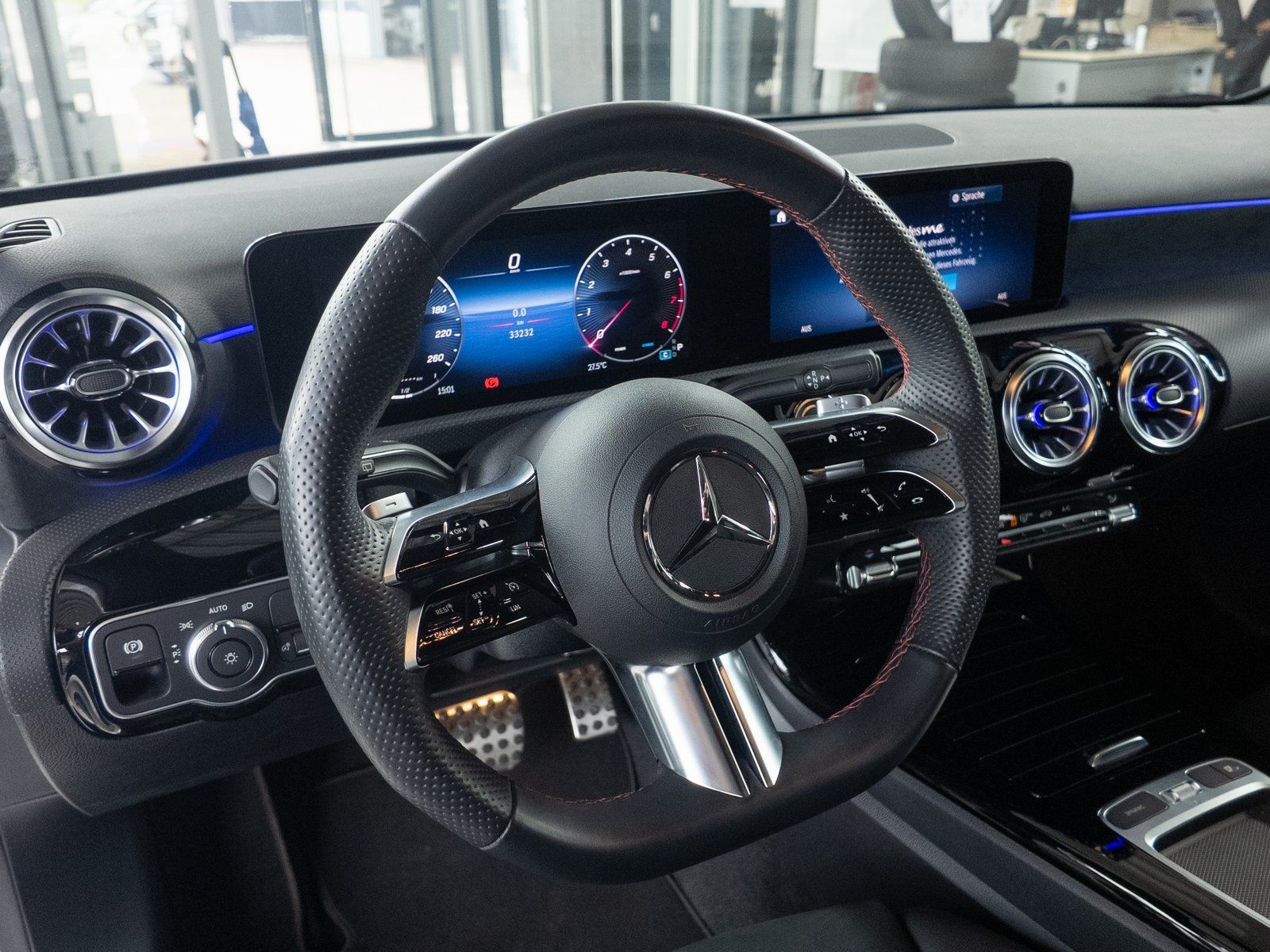 Mercedes-Benz A180 AMG Advanced - Samsaru's Car Outlet