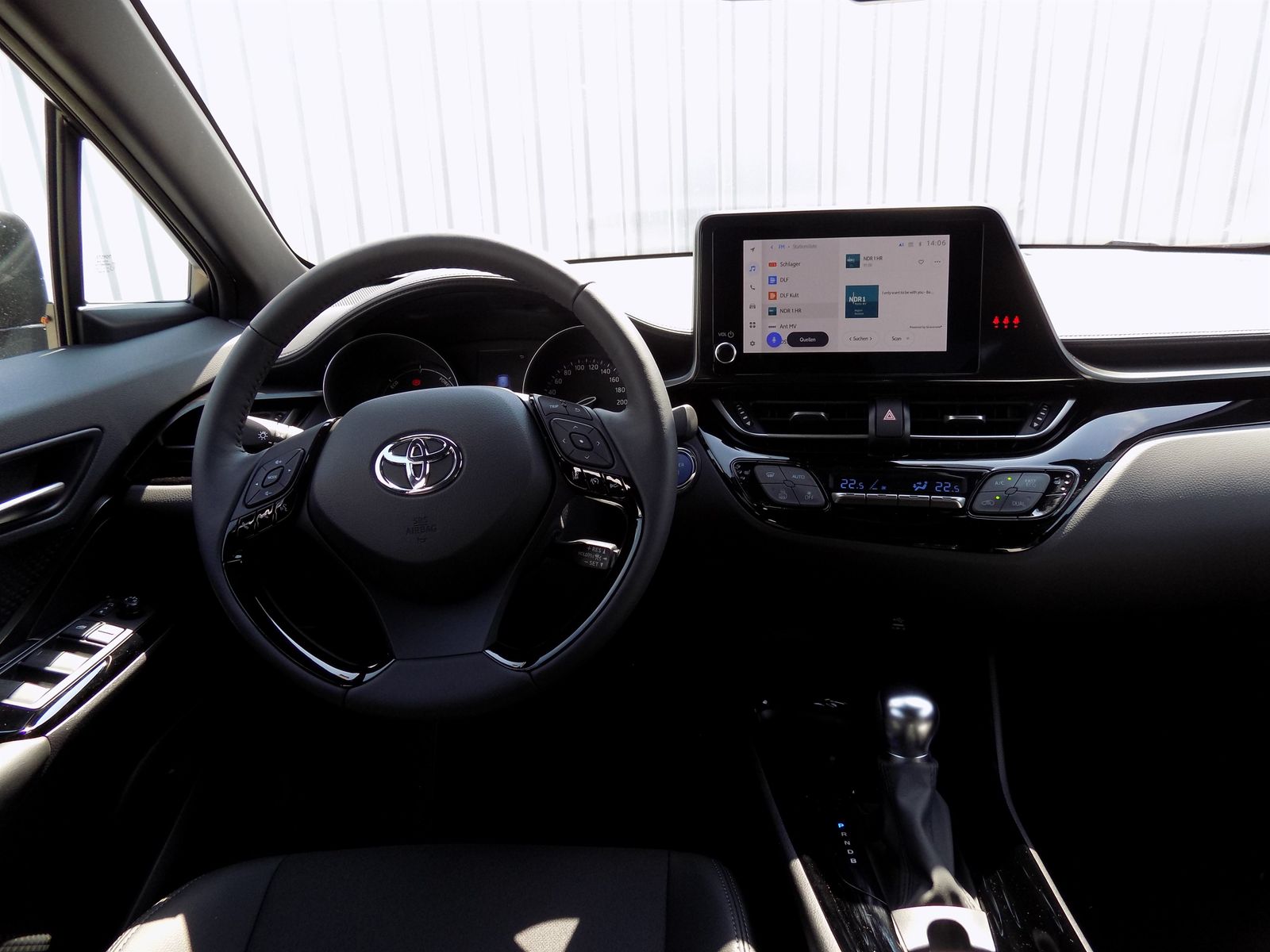 Toyota C-HR Hybrid Team - Samsaru's Car Outlet