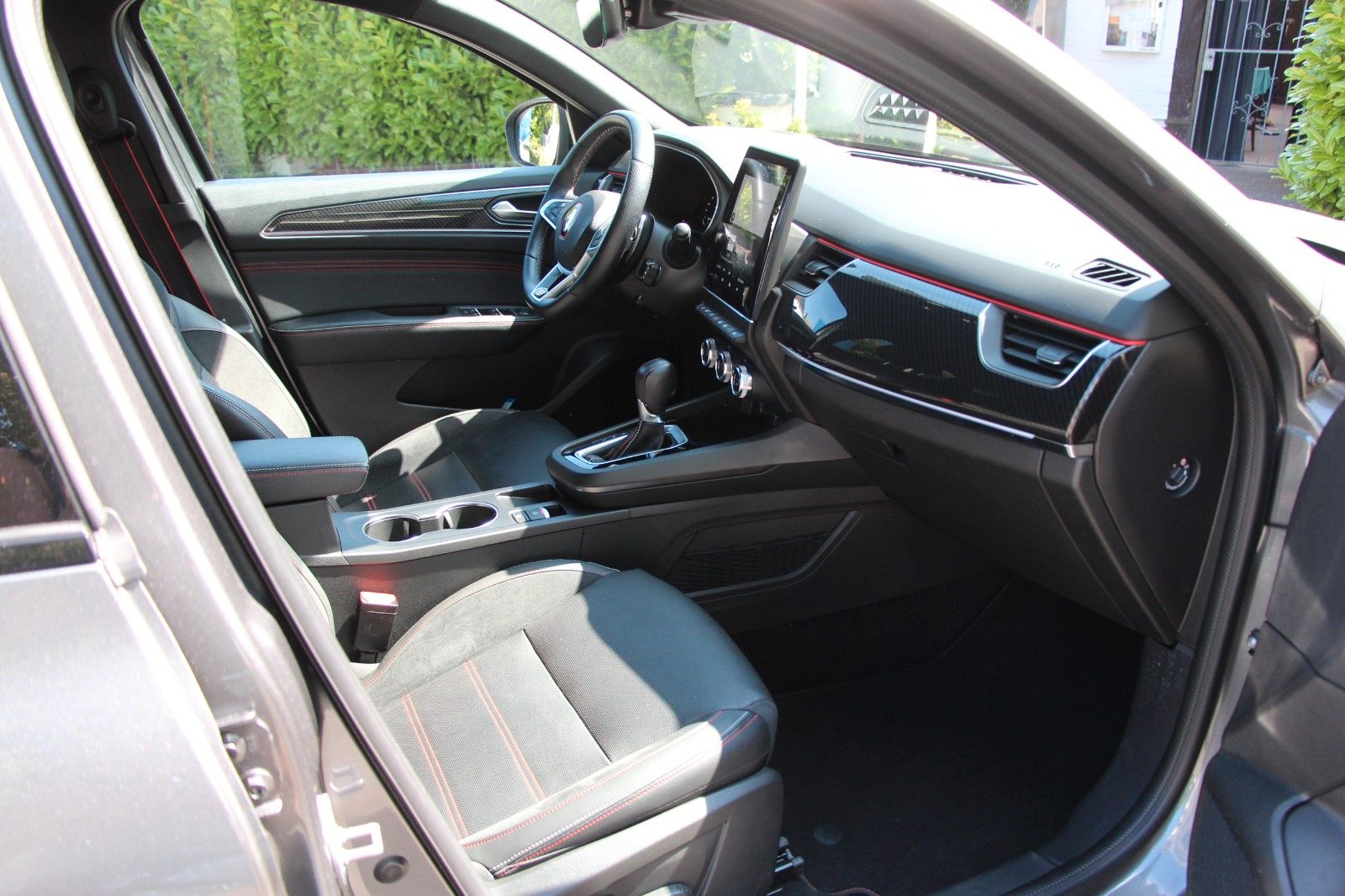 Renault Arkana Mild Hybrid R.S. Line - Samsaru's Car Outlet
