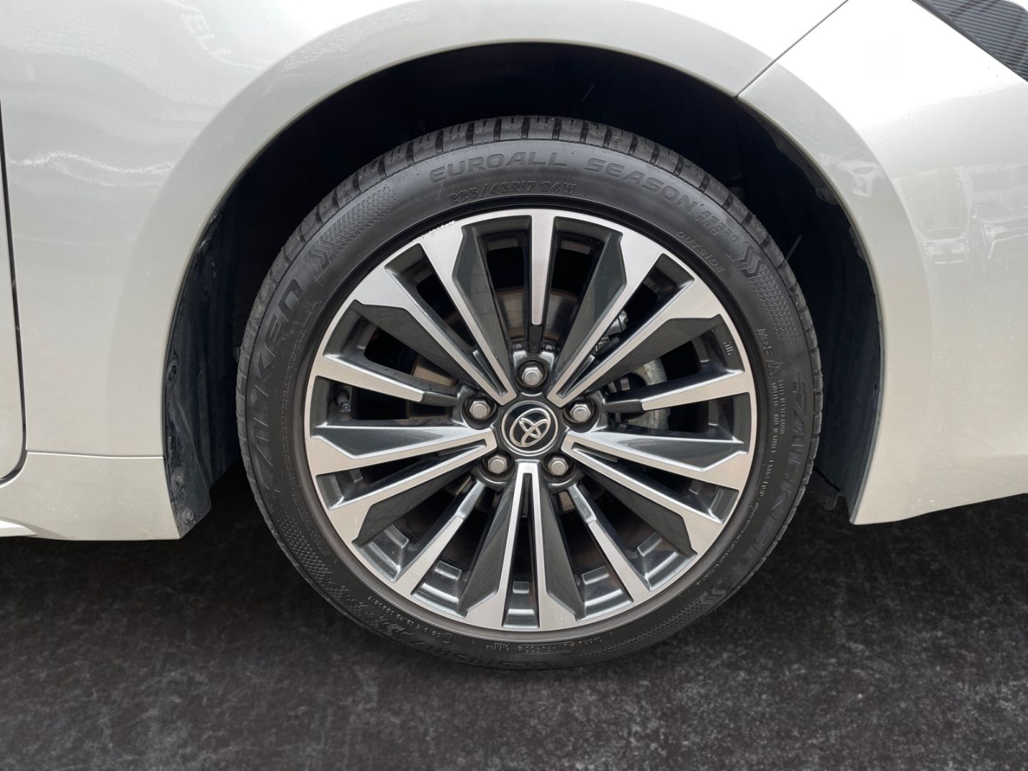 Toyota Corolla 1.8 Hybrid Team D *Technik-Paket*CAM*SHZ