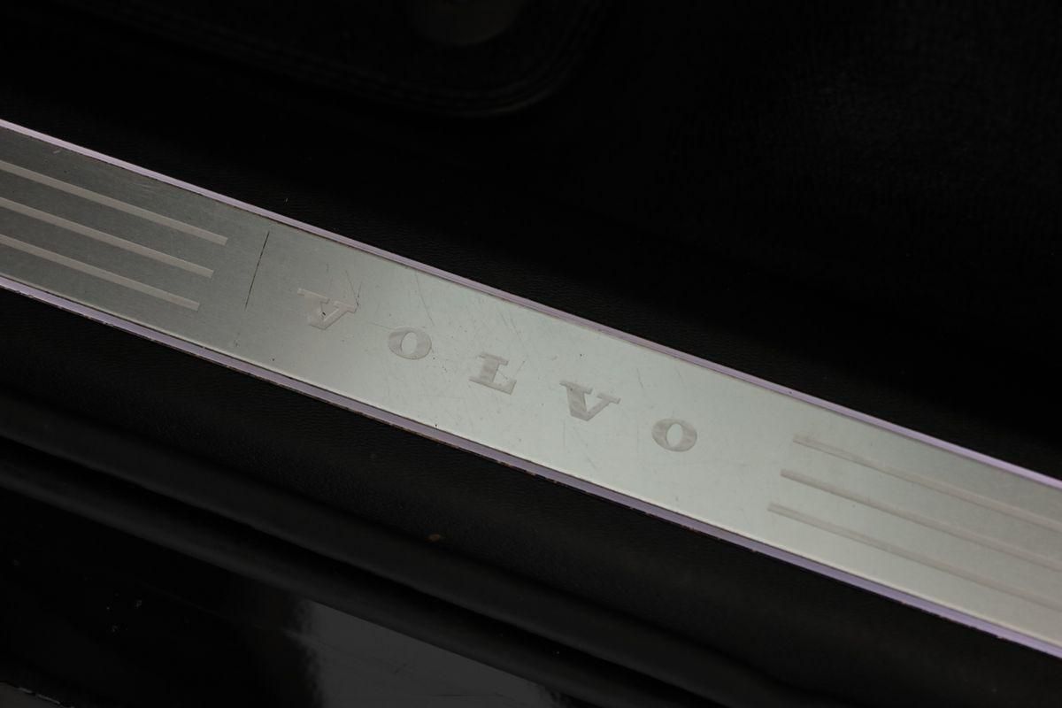 Volvo XC90 B5 AWD Plus Bright 7S LED Pano Navi AHK 22"