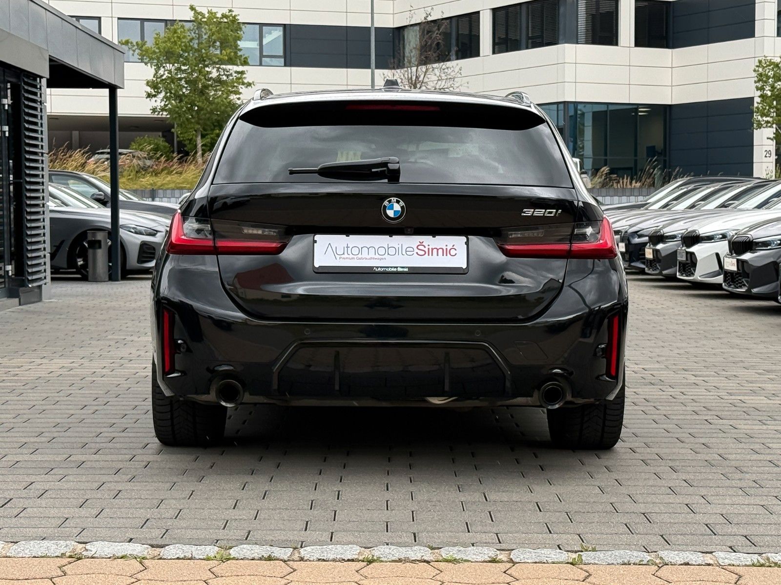 BMW 320i M Sport 18" HuD AHK ACC 360° 18"