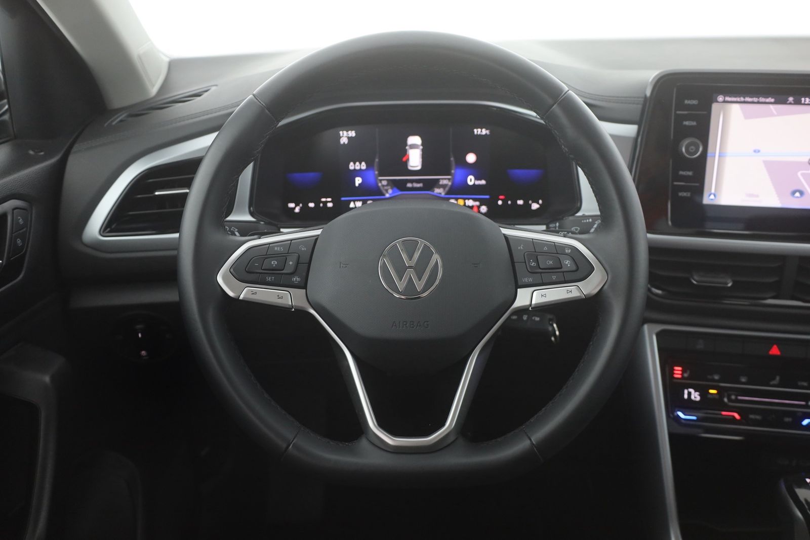 Volkswagen T-Roc 1.5 TSI DSG - Samsaru's Car Outlet