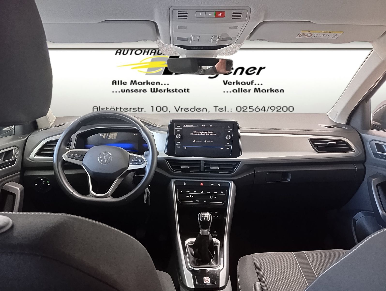 Volkswagen T-Roc - Samsaru's Car Outlet