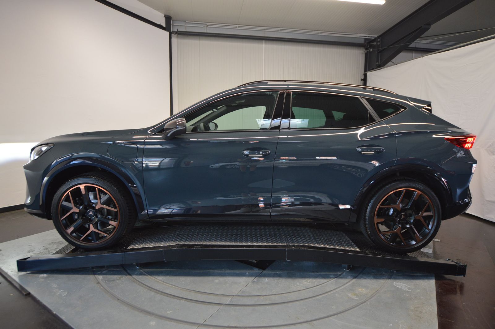Cupra Formentor 1.5 e-Hybrid - Samsaru's Car Outlet