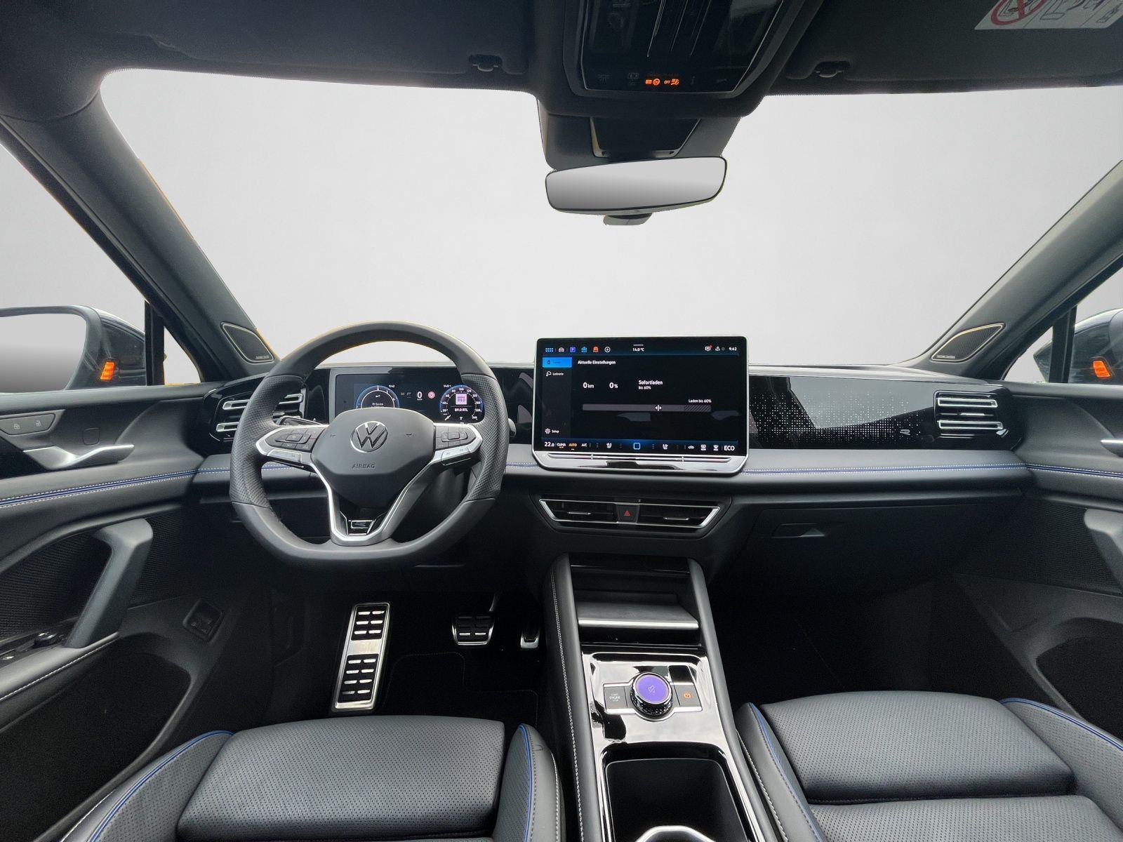 Volkswagen Tiguan R-Line 1.5 eHybrid PANO HD-MATRIX AHK 360