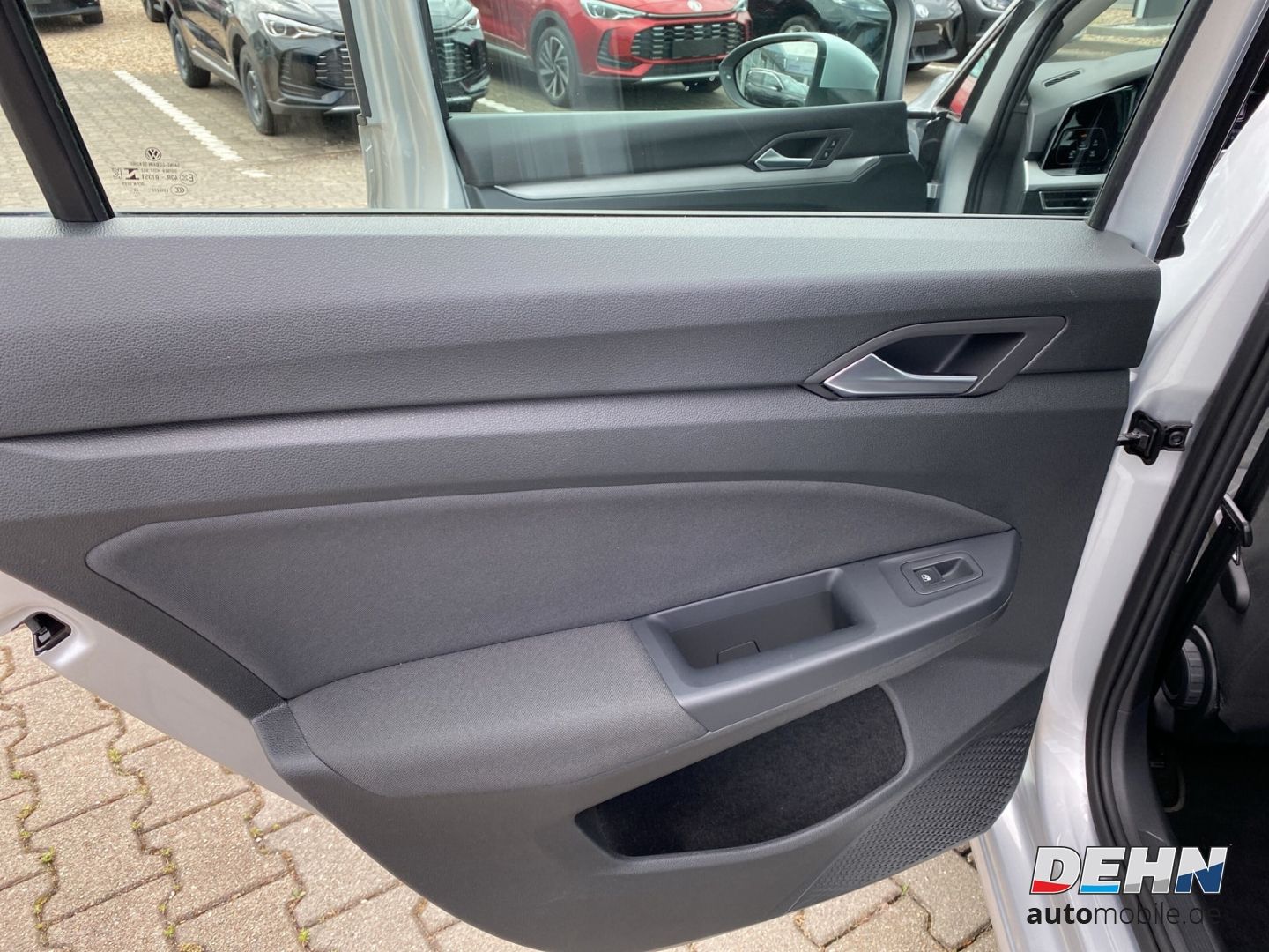 Volkswagen Golf Variant VIII 1.0 ETSI MHD DSG Life - Samsaru's Car Outlet