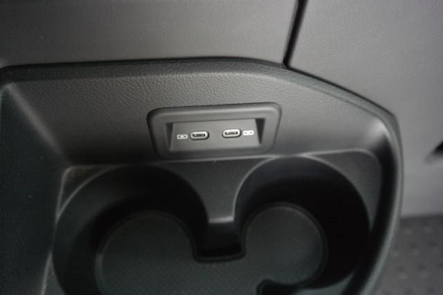 Volkswagen T6 Multivan T6.1 2.0 TDI Multivan Comfortline - Samsaru's Car Outlet