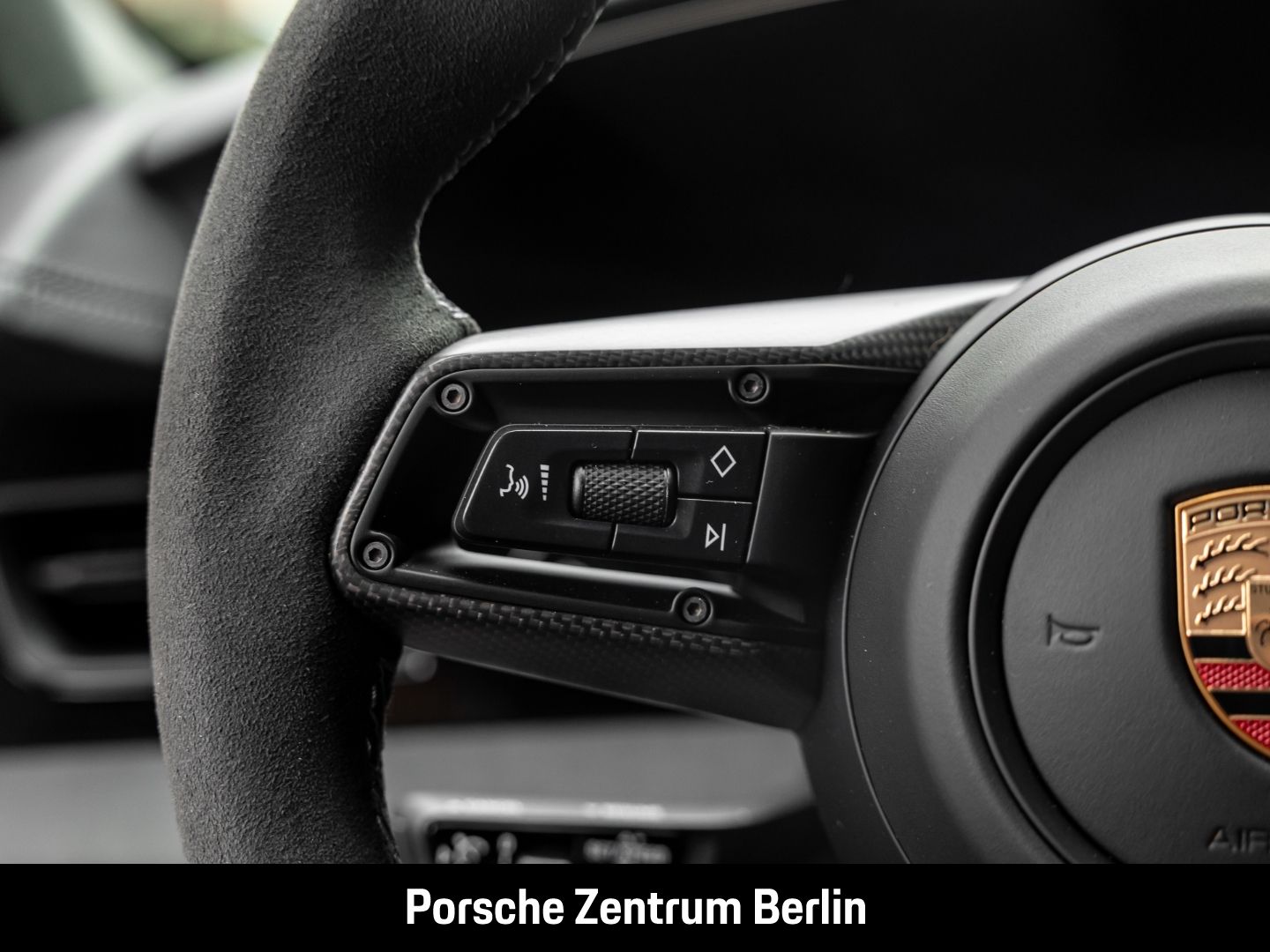 Porsche Taycan GTS Burmester HA-Lenkung Surround-View