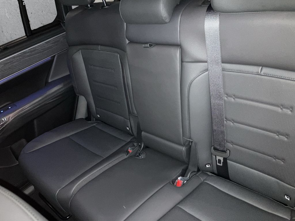 Hyundai SANTA FE Plug-In-Hybrid Signature - Samsaru's Car Outlet