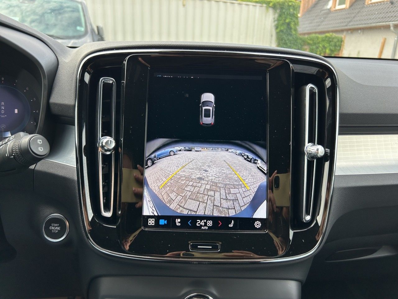 Volvo XC40 B4 Core/Navi/LED/AHK/Standhz/Kam/BLIS/el.HK