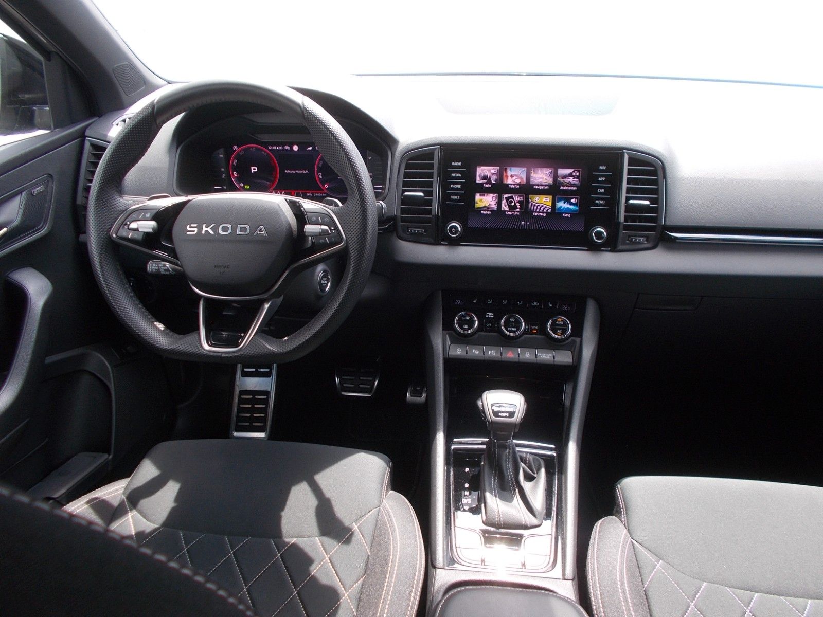 Skoda Karoq Sportline 2.0 TDI 4x4 * ACC * AHK * 360° !