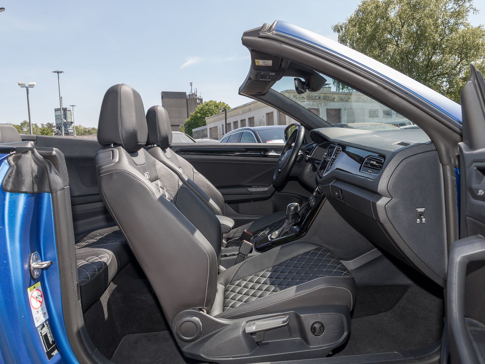 Volkswagen T-Roc 1.5 TSI DSG R-LINE EDITION - Samsaru's Car Outlet