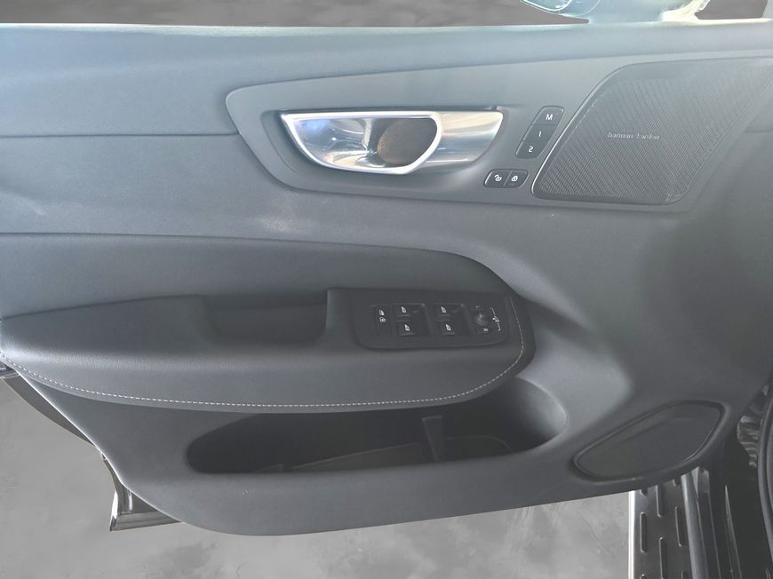 Volvo XC60 T8 AWD Recharge Plus Dark