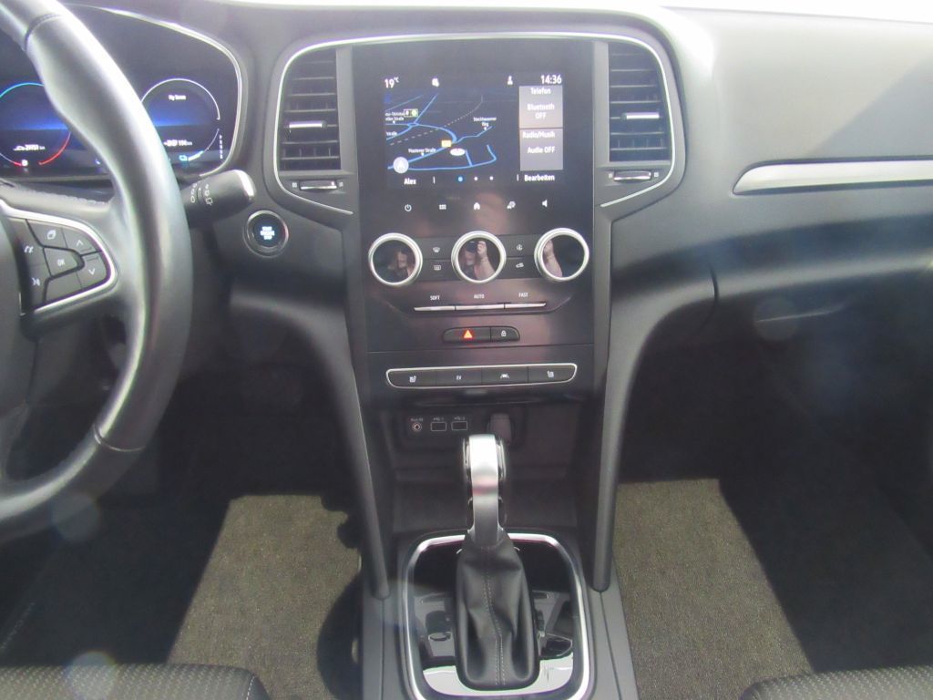 Renault Megane Grandtour ZEN E-TECH Plug-in - Samsaru's Car Outlet