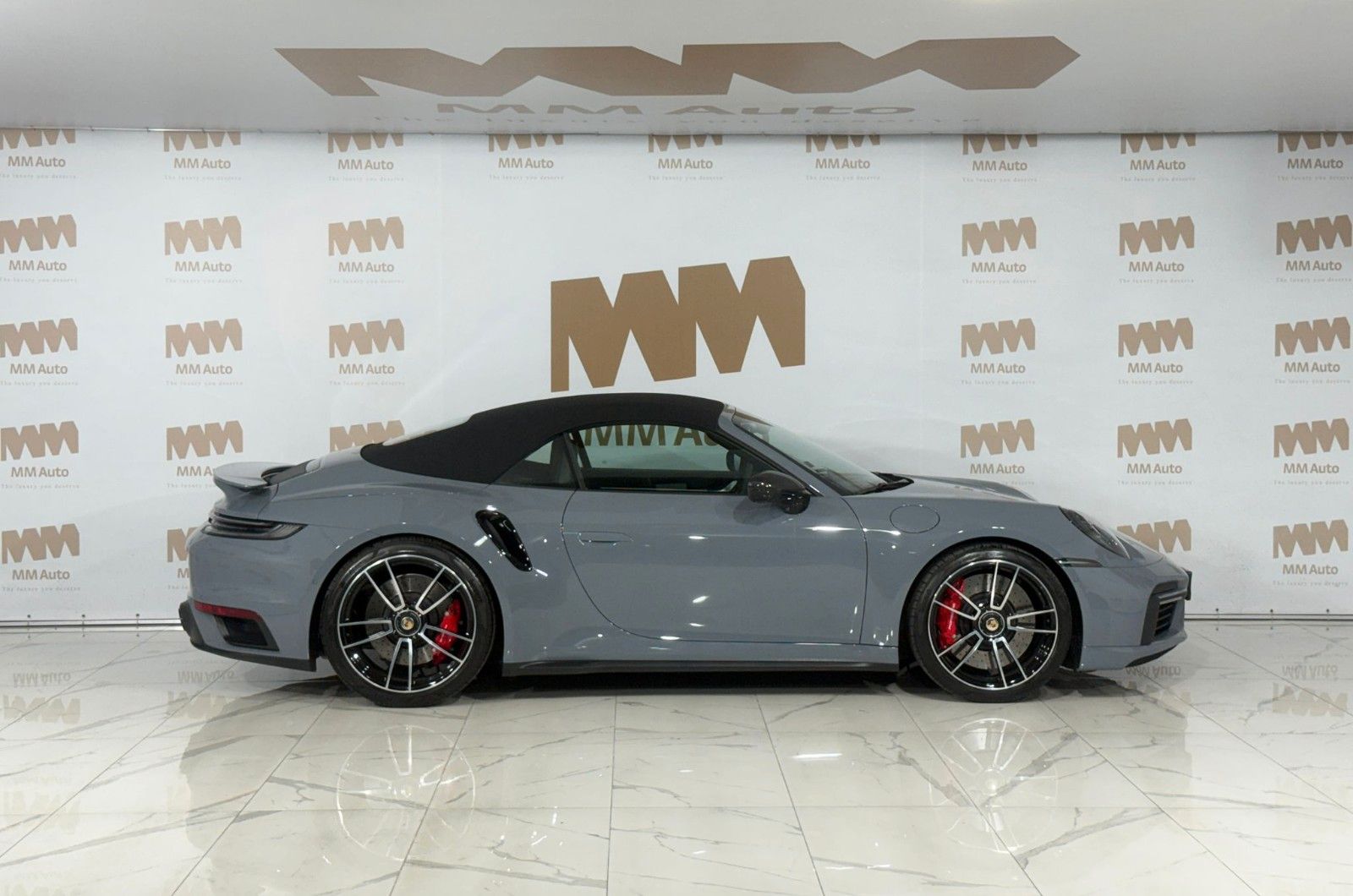 Porsche 992 911 Turbo Cabriolet Carbon Lift Burmester
