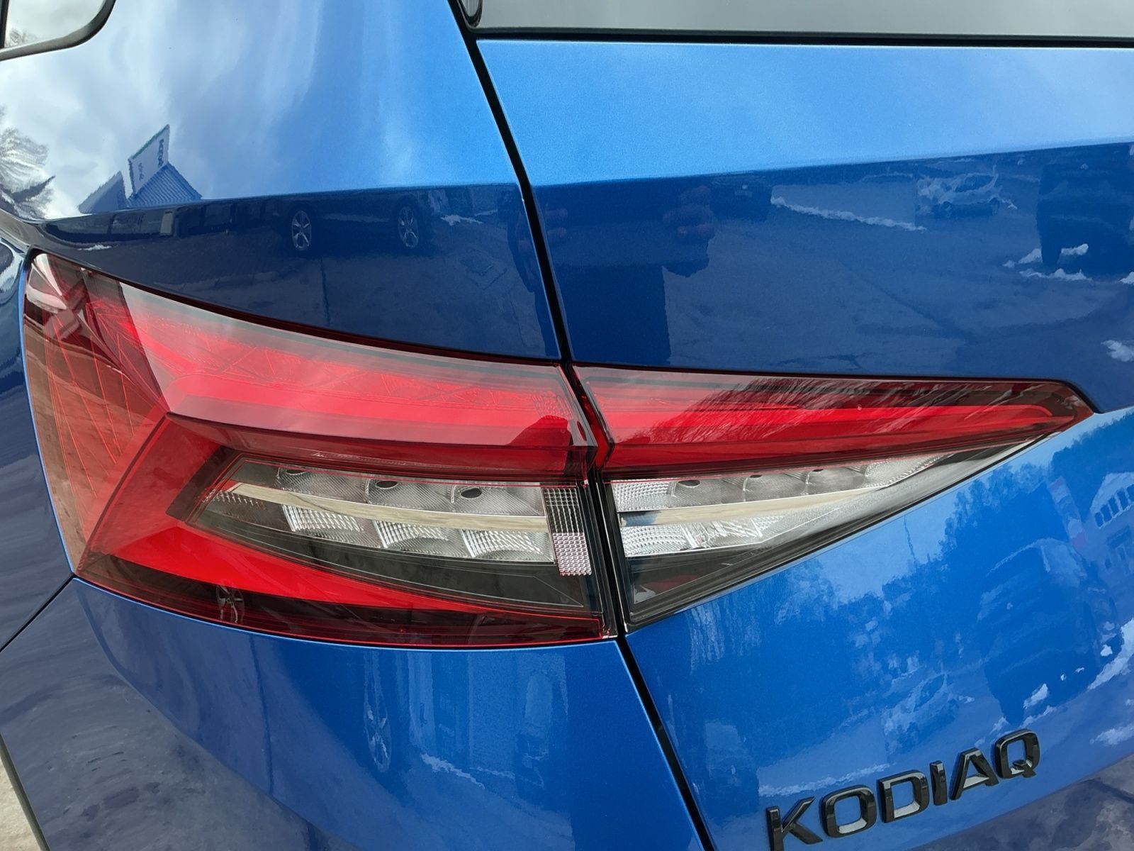 Skoda Kodiaq 2.0 TSI 4x4 DSG SPORTLINE NAVI+AHK+STDHZG