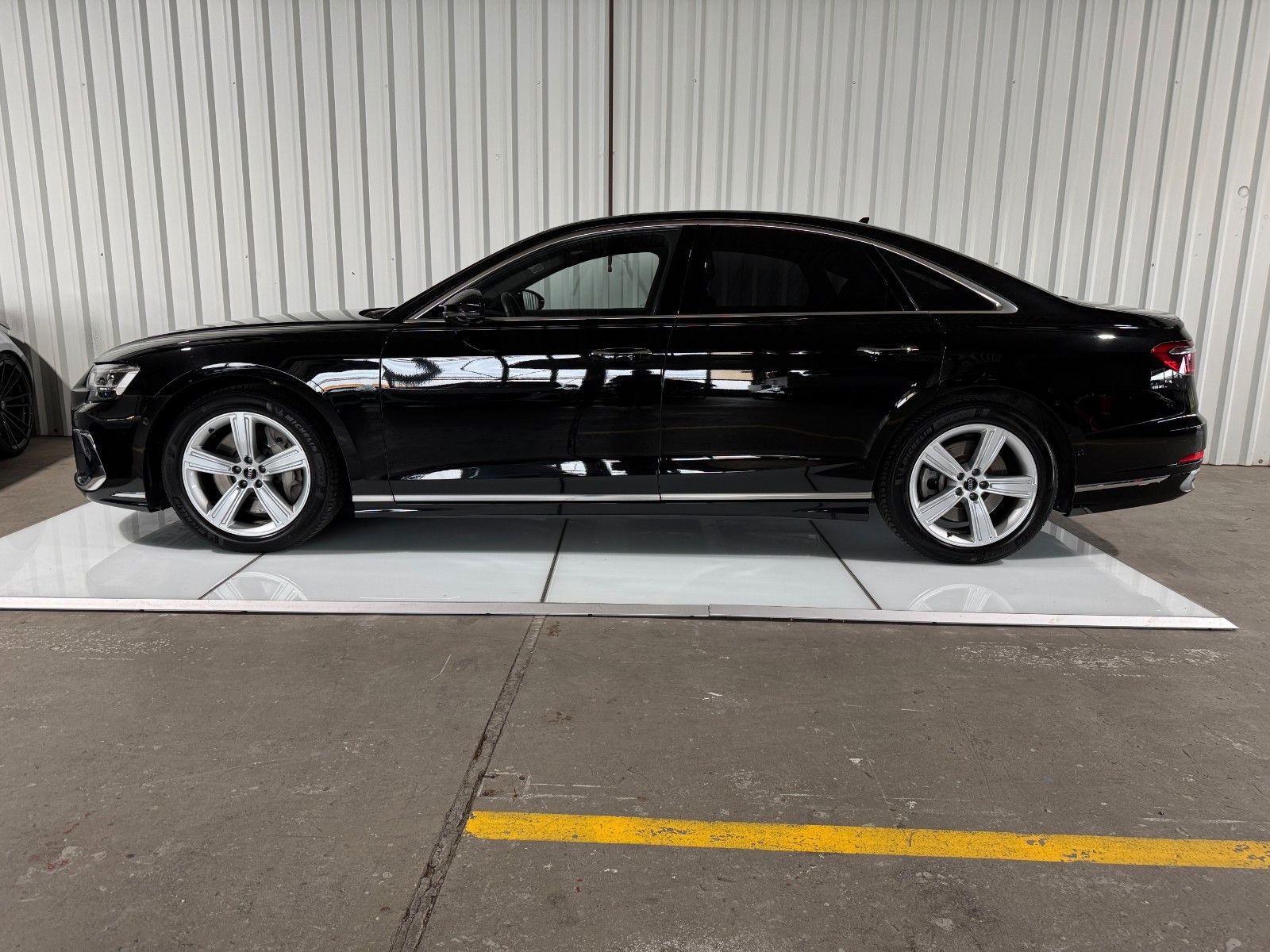 Audi A8 55 TFSI quattro - Samsaru's Car Outlet